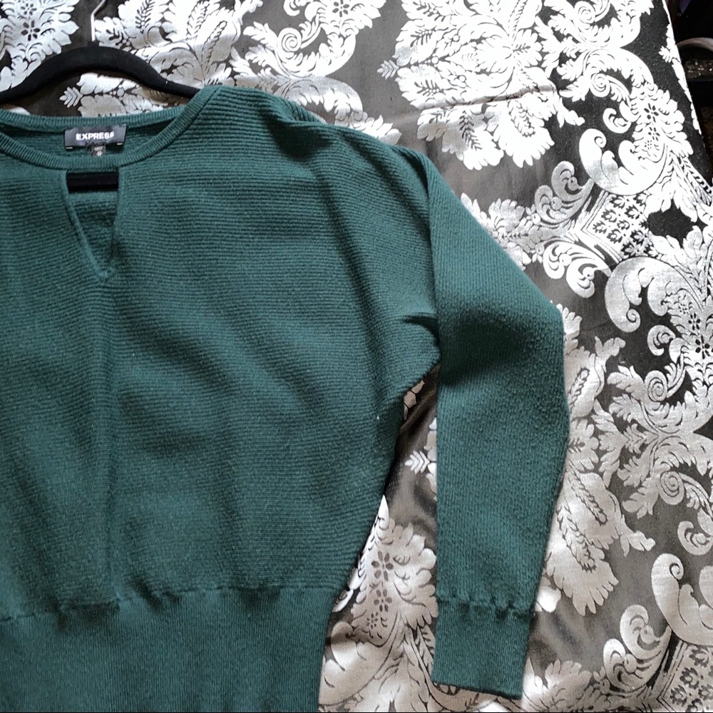 Hunter green top
